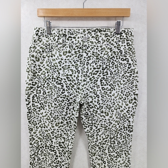 Tommy Bahama Ella Twill leopard Print High Rise Ankle Jeans Women's Size 6 - Picture 3 of 12